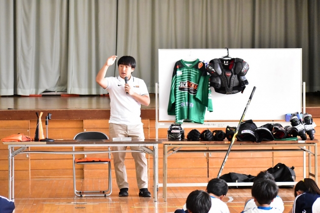 【アイスバックス】石川選手、母校・日光市立今市小学校を訪問！