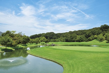 カジュアルなセルフプレーを新武蔵丘ゴルフコース(No.18)