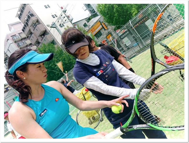 プロテニスプレーヤー久見香奈恵があなたのクラスに電撃参加する話題企画。スクールジャック。