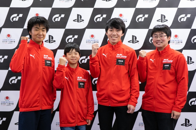 左から、福島県 少年の部・1位の鈴木聖弥選手、2位の髙田陽大選手。一般の部・1位の小倉祥太選手、2位の西山将貴選手。