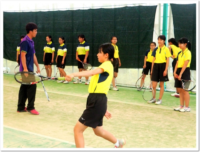 「健全な心と身体の育成」ITCテニススクールのジュニアプログラム