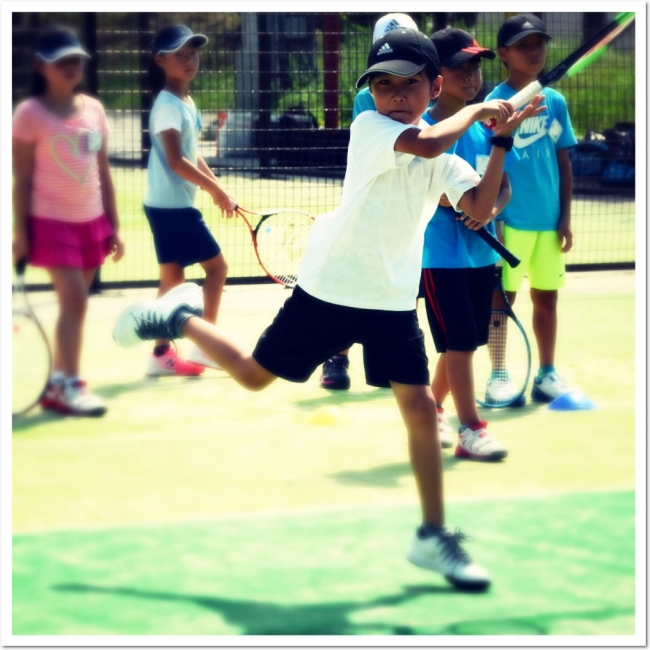 時間いっぱいの夏休み！ ITCテニススクールでしっかりあいさつ。元気にスポーツ。