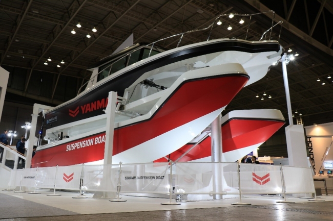 ジャパンインターナショナルボートショー2018で参考出展したマリンサスペンション搭載のコンセプトボート