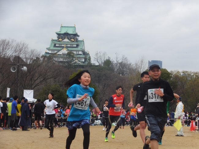 前回大会の大阪城リレーマラソン2019の様子