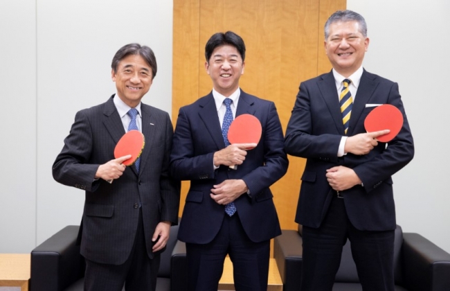 左から ドコモ 代表取締役社長 吉澤 和弘、T リーグ チェアマン 松下 浩二、NTTぷらら 代表取締役社長 永田 勝美