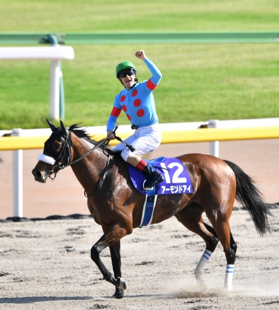 前走のヴィクトリアマイルで歴代最多タイの芝ＧＩ7勝目を飾ったアーモンドアイ。安田記念でシンボリルドルフ、ディープインパクトなどを超える史上初の「8冠」に挑む