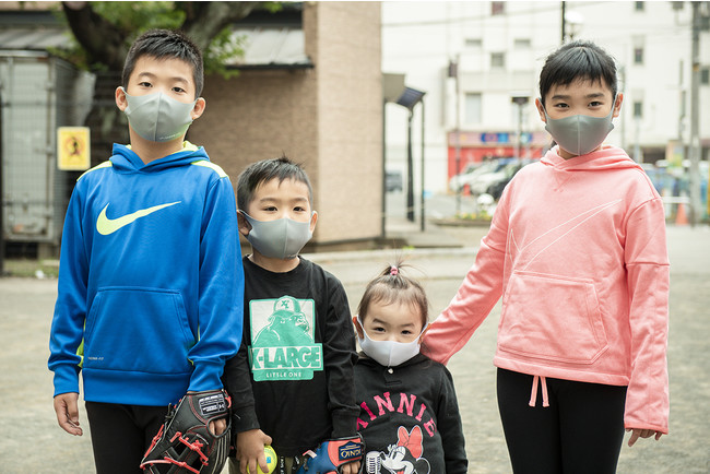 小さいお子様でも着けられる