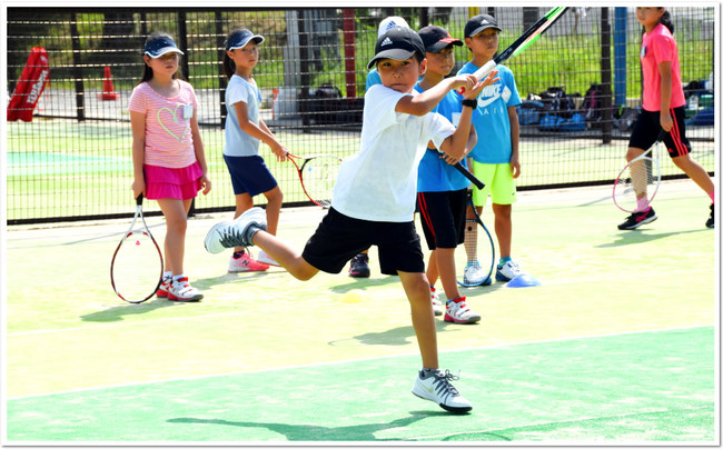 ITCテニススクールは、殻を打ち破れる少年少女を育てます。