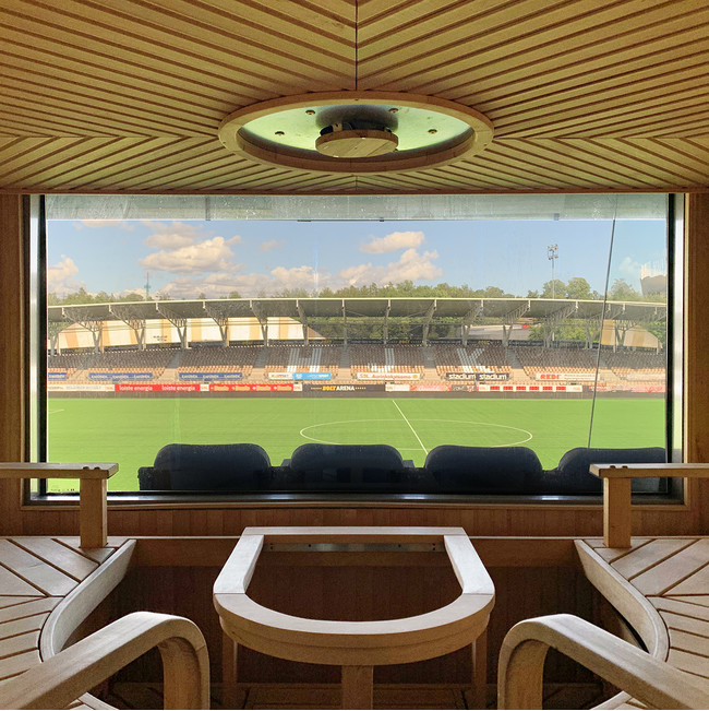 ボルト・アリーナにはサウナから観戦できる特別席も