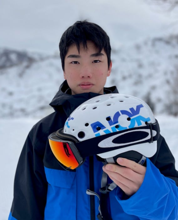 自らの手で作るスキーで日本トップに挑む高校生フリーライドスキーヤー、鈴木晴人選手 2023シーズン開幕