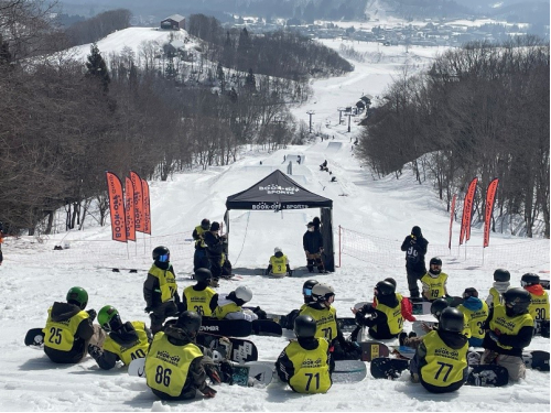 ウインタースポーツにおける国内ジュニア大会の最高峰『2023全日本ジュニアスキー選手権栂池大会・スノーボード競技・種目スロープスタイル＆ビッグエア』にブックオフが協賛