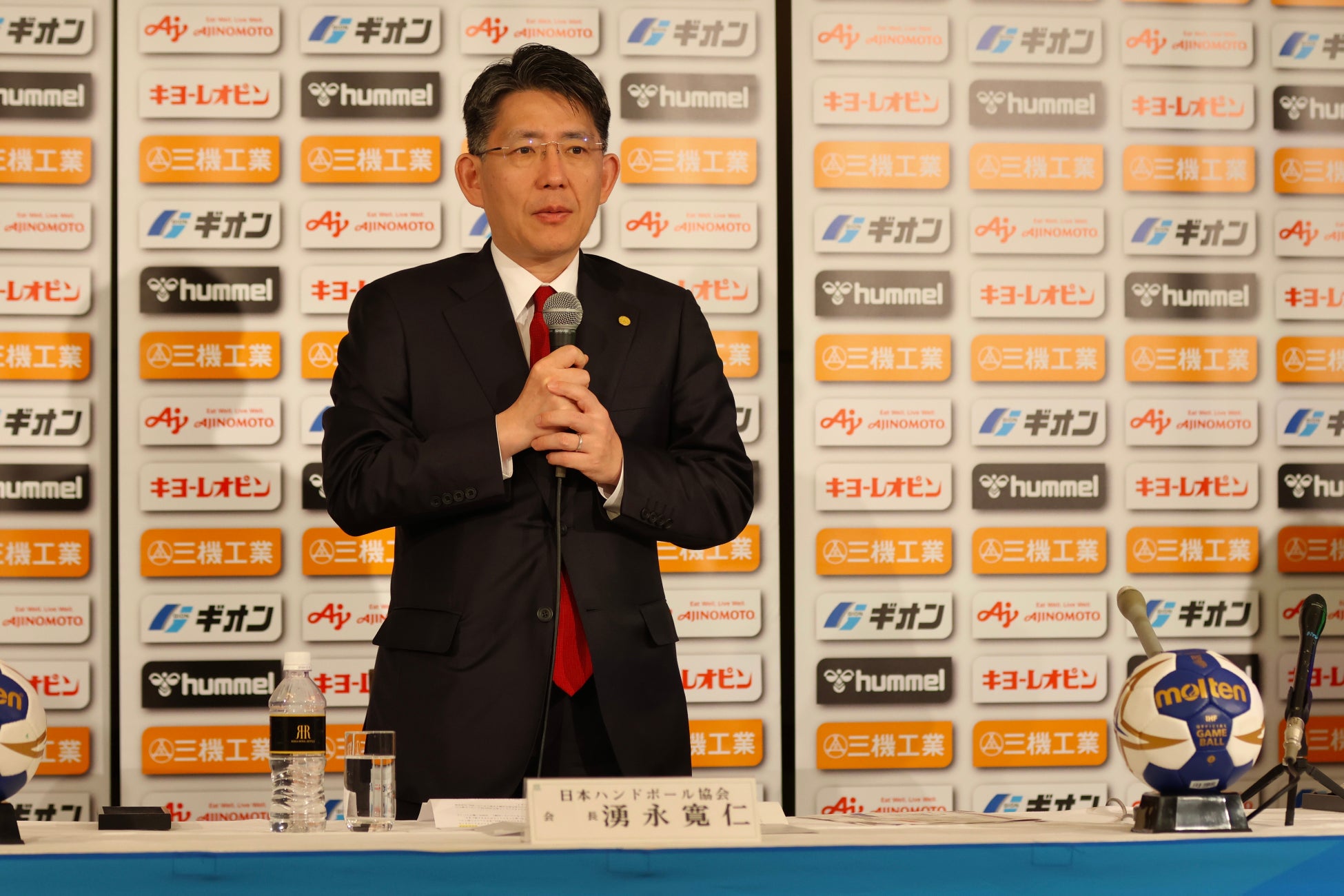 新感覚の阪神タイガース承認 応援LOOK BOOK『猛虎アスリート』が4月6日に新発売。NMB48の甲子園グルメ大使も応援トークに参戦!