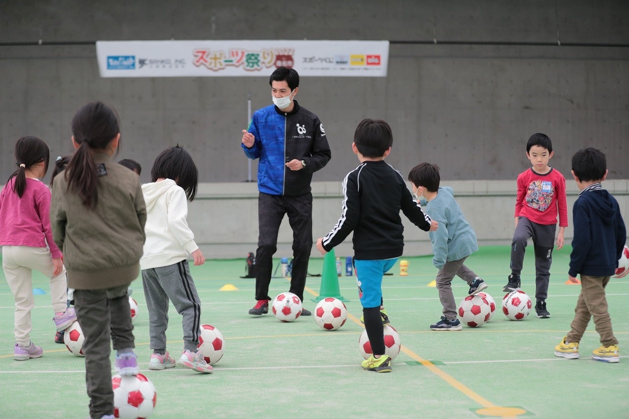 【サッカー短期教室を開催】三重県桑名市の輪中ドームで初心者や未経験者でも気軽に参加できる短期サッカー教室を開催します