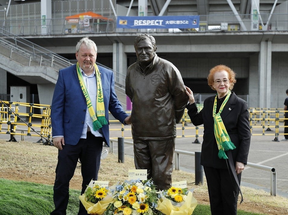 バボラ契約選手カルロス・アルカラスが初めて芝コートの覇者に20歳にしてグランドスラム2勝目を達成