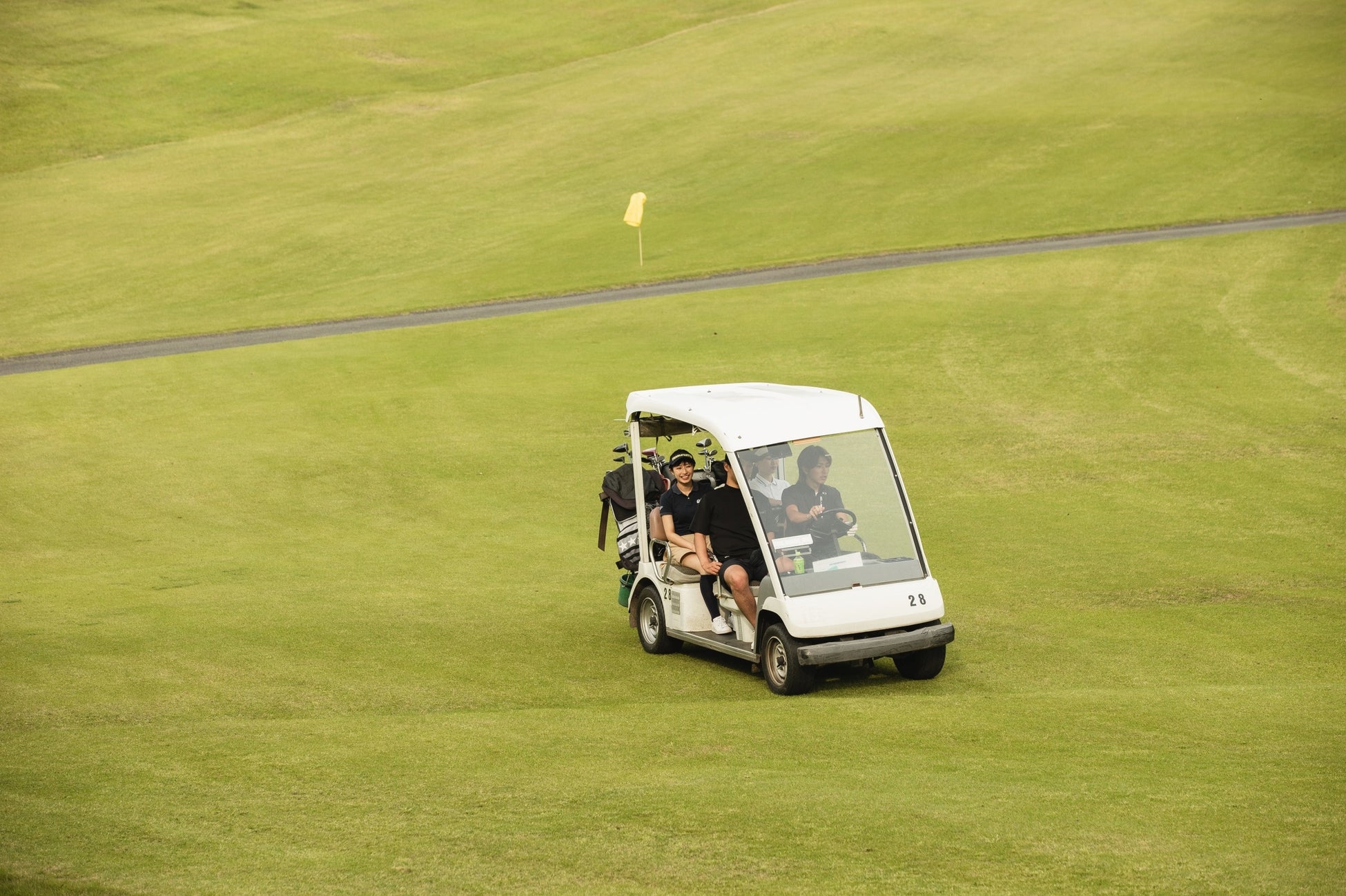 【LUXEAKMPLUS】ファッションブランド「roar」とコラボレーション