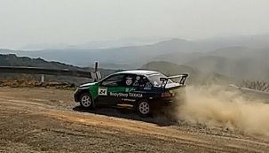 プロサッカーチーム・FC琉球がスーツに見える作業着「WWS」とコラボ!共同制作したオフィシャルスーツを導入