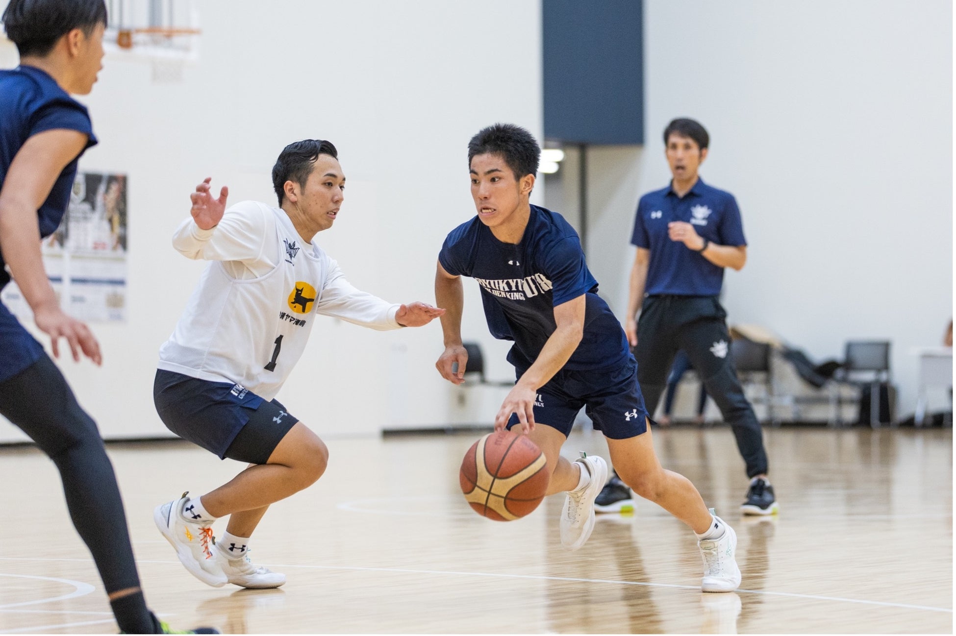 ABEMA presents RISE WORLD SERIES 2023 2nd Roundにて選手が使用し直筆サインを入れたアイテムを出品するチャリティーオークションを開催