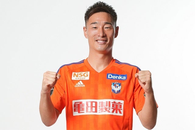 【シントトロイデン】アルビレックス新潟との初コラボグッズ「ALBIREX × STVV 俺たちの #13 Ryotaro Itoグッズ」予約受付開始のお知らせ