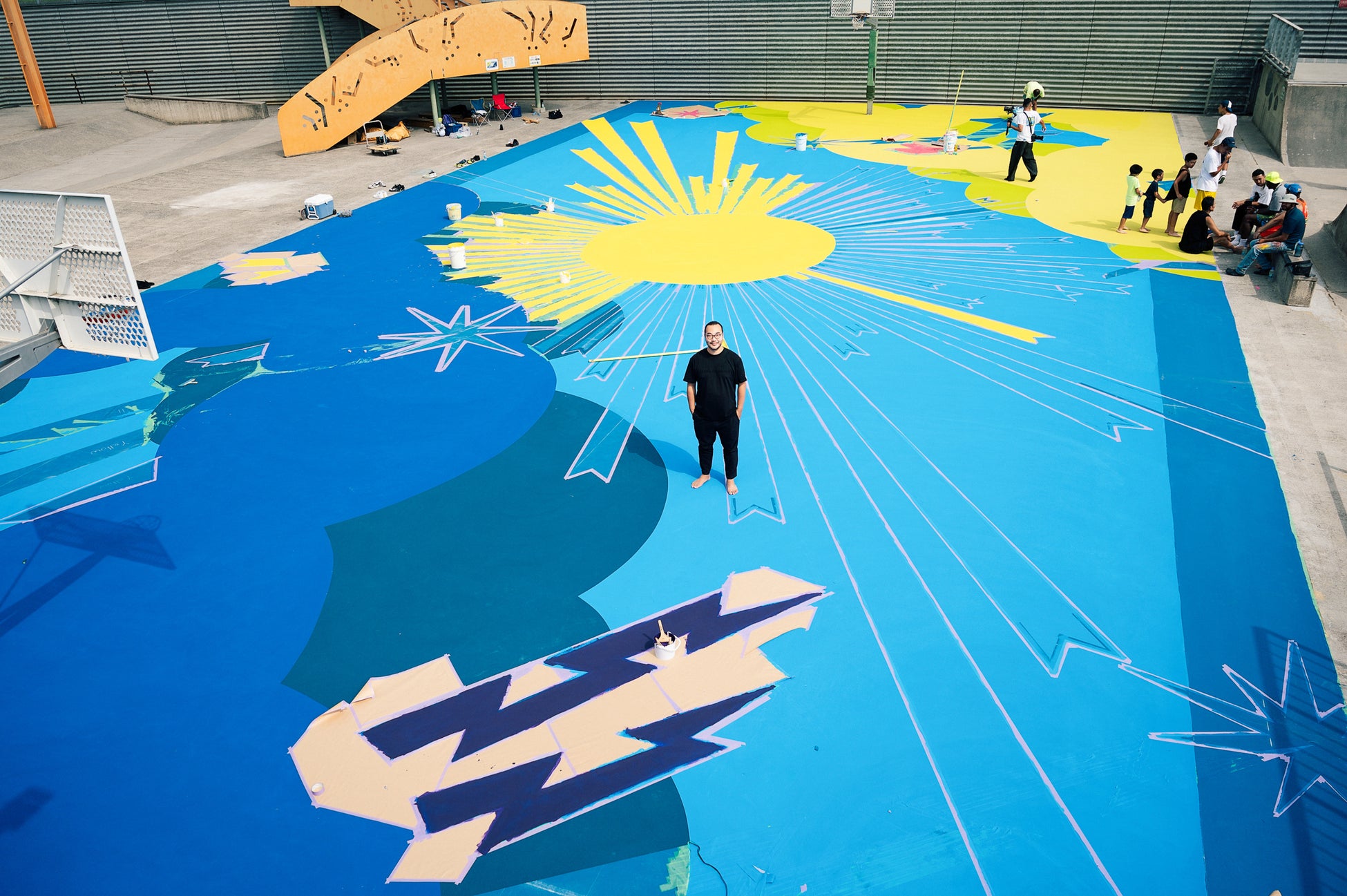 アーティスト舘鼻則孝のアートワークで彩られたバスケットボールコート。「PROJECT BACKBOARD 」&「 go parkey」によるリノベーション・アートコートが完成される。