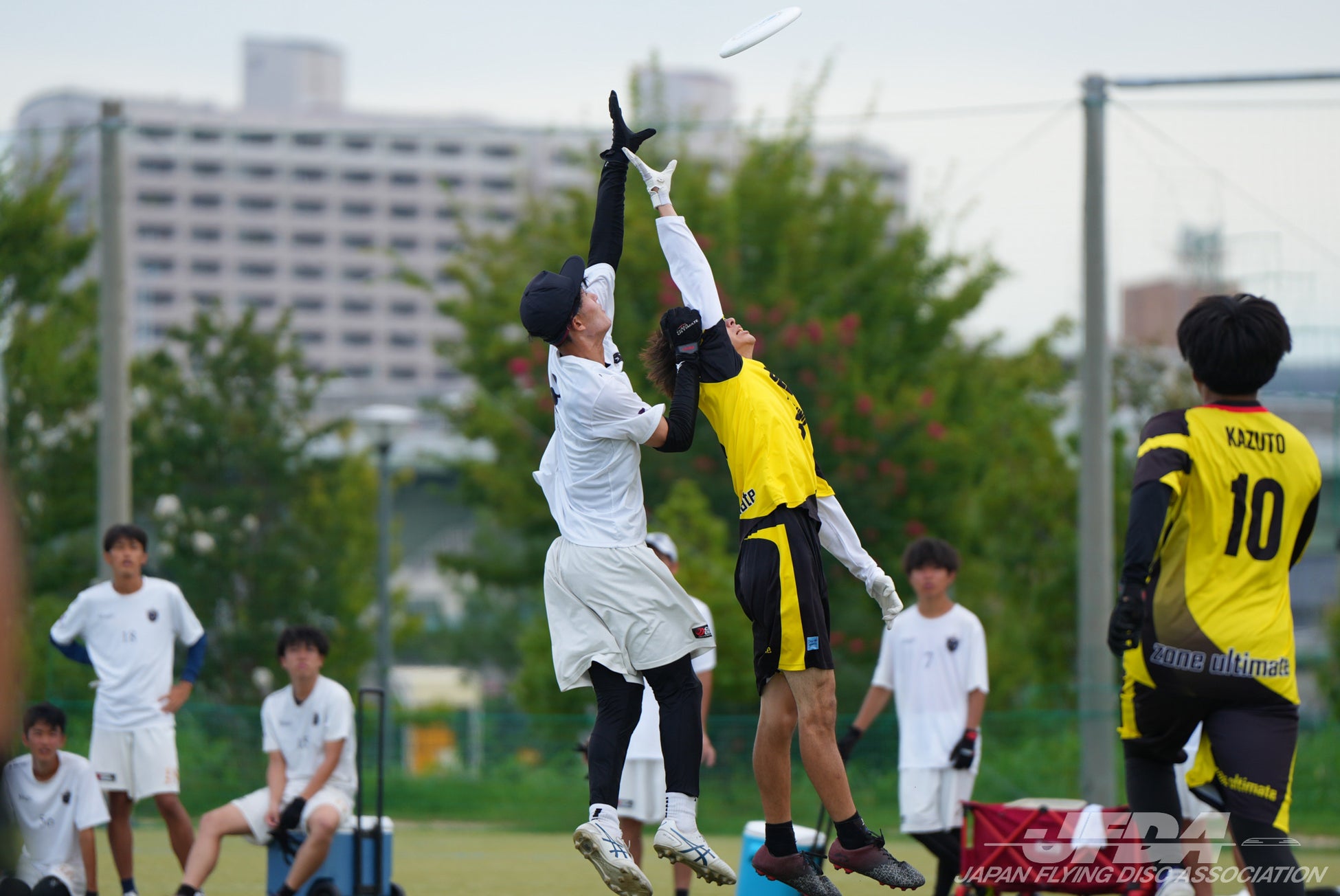 スポーツの秋！ 試合期のセルフマネジメントを特集。学生アスリート応援マガジン『アスリート・ビジョン』最新号は10月16日より無料配布