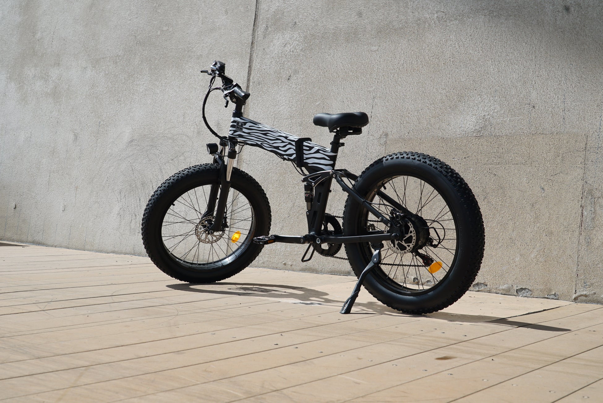 日本発の電動自転車ブランド「MOVE.eBike」が、アウトドアコーヒーギア「Zebrang」と電動自転車のコラボモデルを発売開始。コーヒー×電動自転車で、スタイリッシュに日常を彩る。