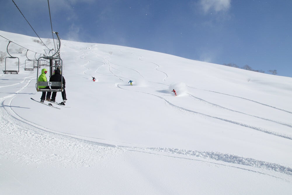白馬乗鞍温泉スキー場、2023-2024冬季シーズンの営業を開始 新潟県糸魚川市の事業者とコラボした、本格海鮮メニューが新登場