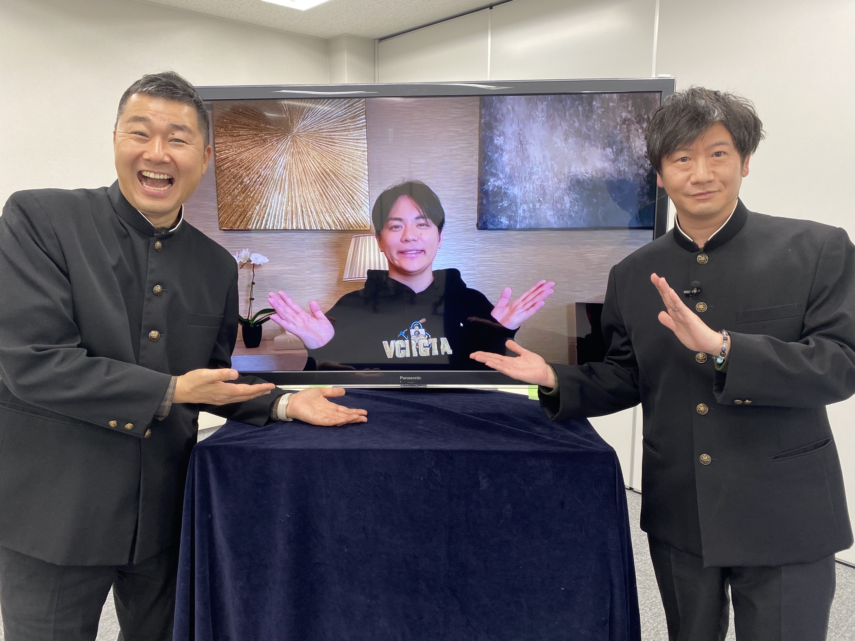 ザスパ群馬と共同実施のチャリティーオークション売上金でサッカーキックダーツボード一式を寄贈