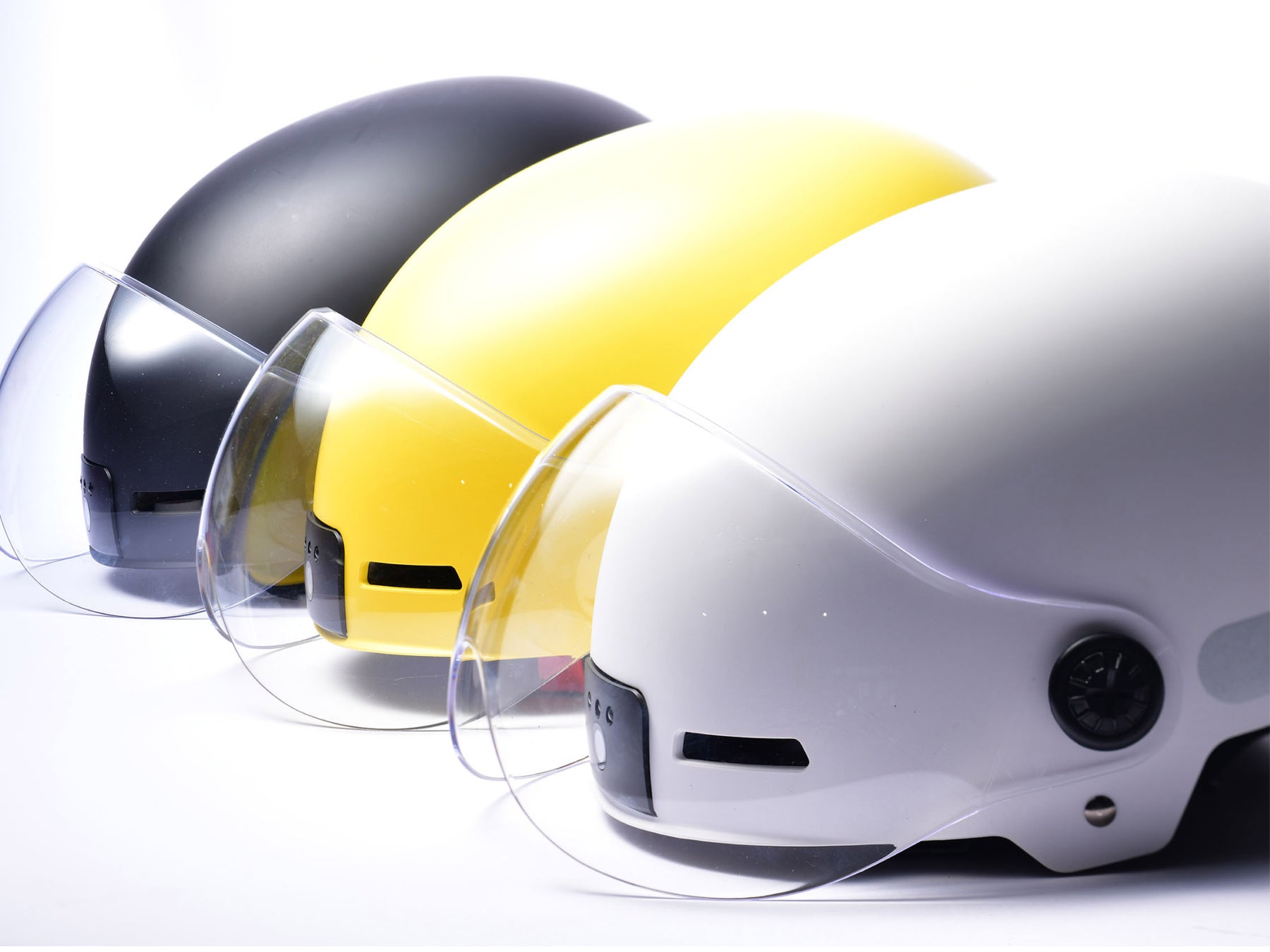 【新発売　もう他のヘルメットは使えない　smart helmet】安全のためだけじゃない！動画撮影・ヘッドライト・スマホ連携など多機能搭載スマートヘルメットで、新しいアクティビティ体験を！