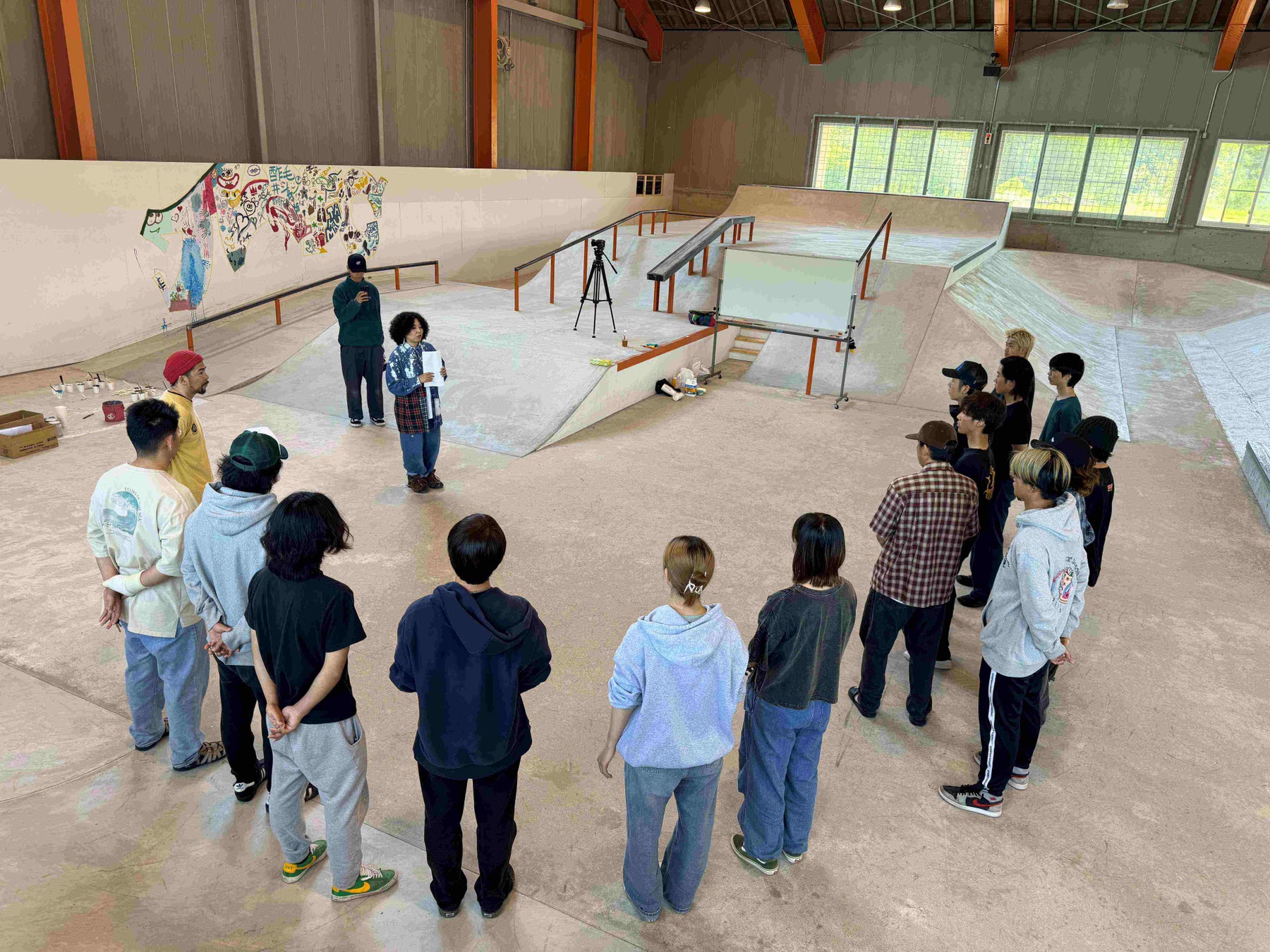 【JWSC国際スノーボード＆スケートボード専門学校】　開校25周年　　JWSCウォールペイントプロジェクト２０２４がスタート