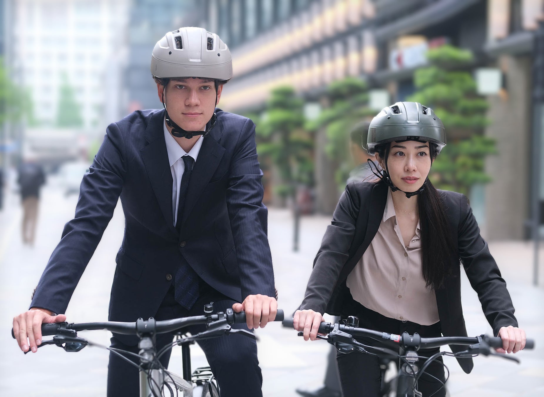 業界初！厚み10.6cmに折りたためる自転車用ヘルメット「VESK-ベスク」新発売。安全性とデザイン性を両立。Makuakeでも大成功！