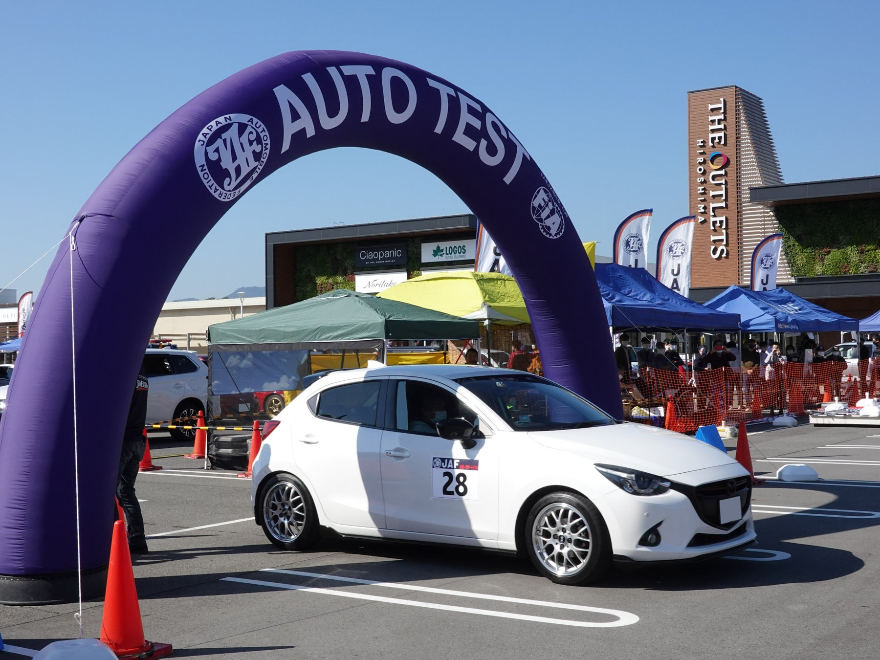 【JAF中国】マイカーで参加できるお手軽モータースポーツ　オートテスト in THE　OUTLETS　HIROSHIMAの開催に協力！