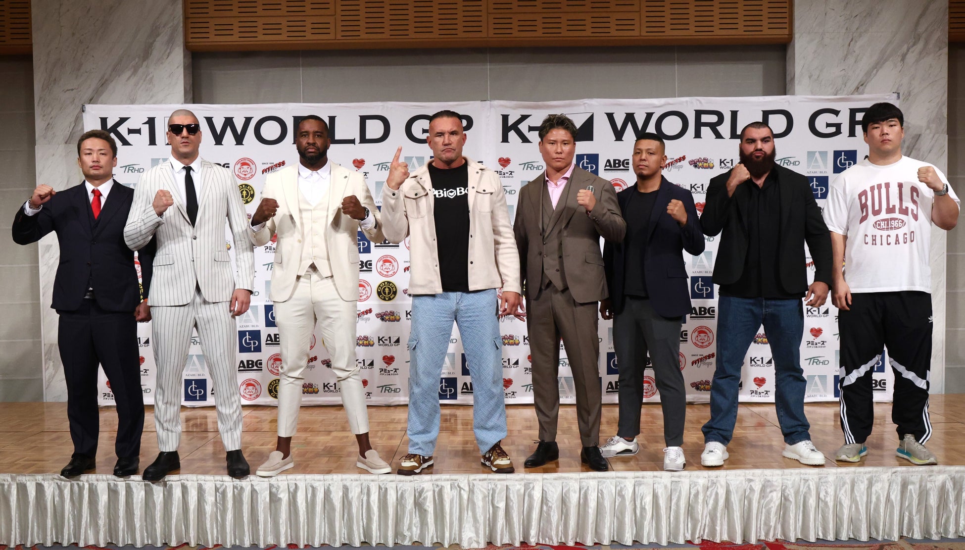 10.5「K-1 WORLD GP」前日計量＆会見　“K-1番長” 51歳のバンナ降臨し体重差は24kgに！因縁対決のシナとイストラテがまさかの冷戦に