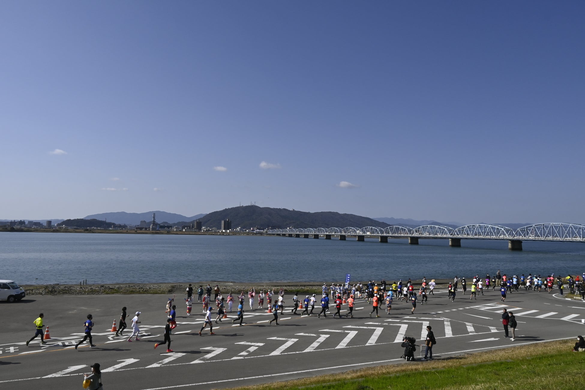 春の阿波路を踊るように走れ！とくしまマラソン２０２５