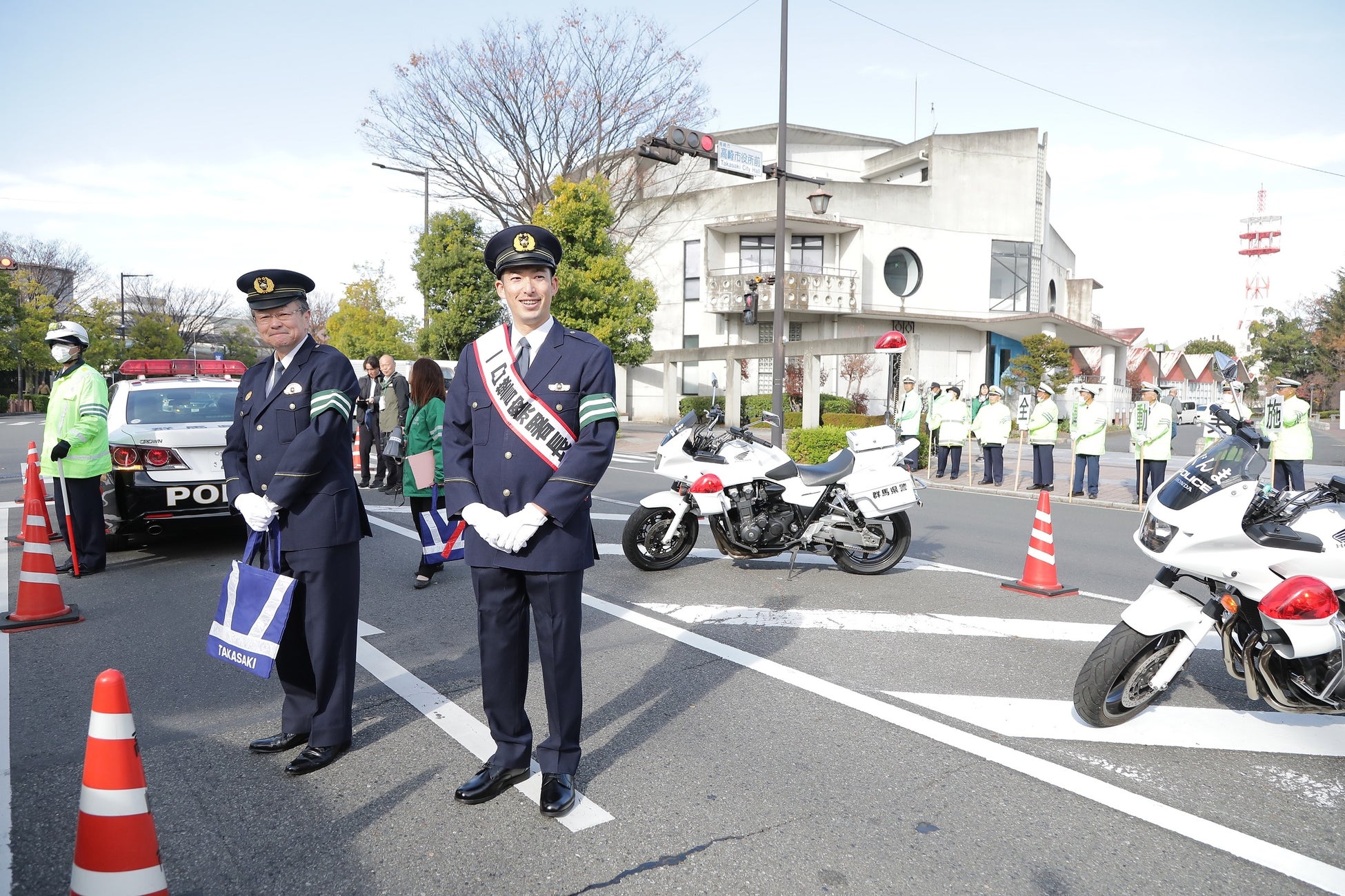 一日警察署長に就任！「フェンシング日本代表」見延和靖 選手