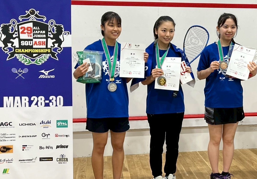 ティップネス宮崎台スカッシュアカデミー所属の選手たちが、全日本ジュニア選手権で大活躍。アンダー19女子の部では表彰台を独占！