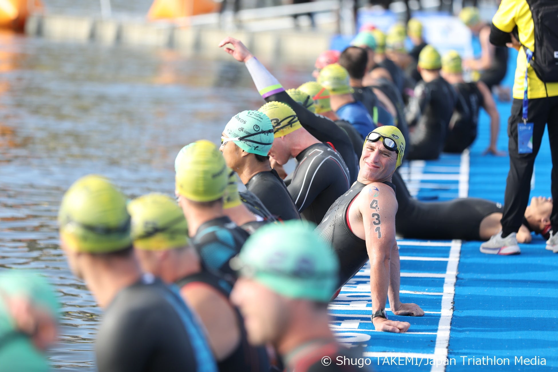 ニューバランス「Grey Days」を祝し、5名の気鋭アーティストと協動した展覧会「GREY ART MUSEUM」を開催
