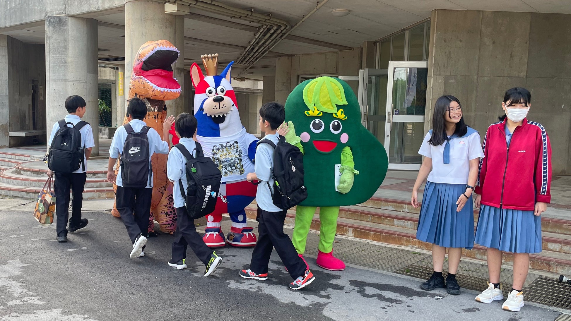 コールマン、『テイク6』『エクスカーションクーラー/16QT』の新色2種を発売