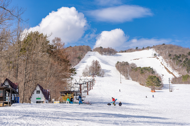 東洋鋼鈑、プロサッカークラブ「レノファ山口FC」と2025年度オフィシャルプレミアムパートナー契約を締結