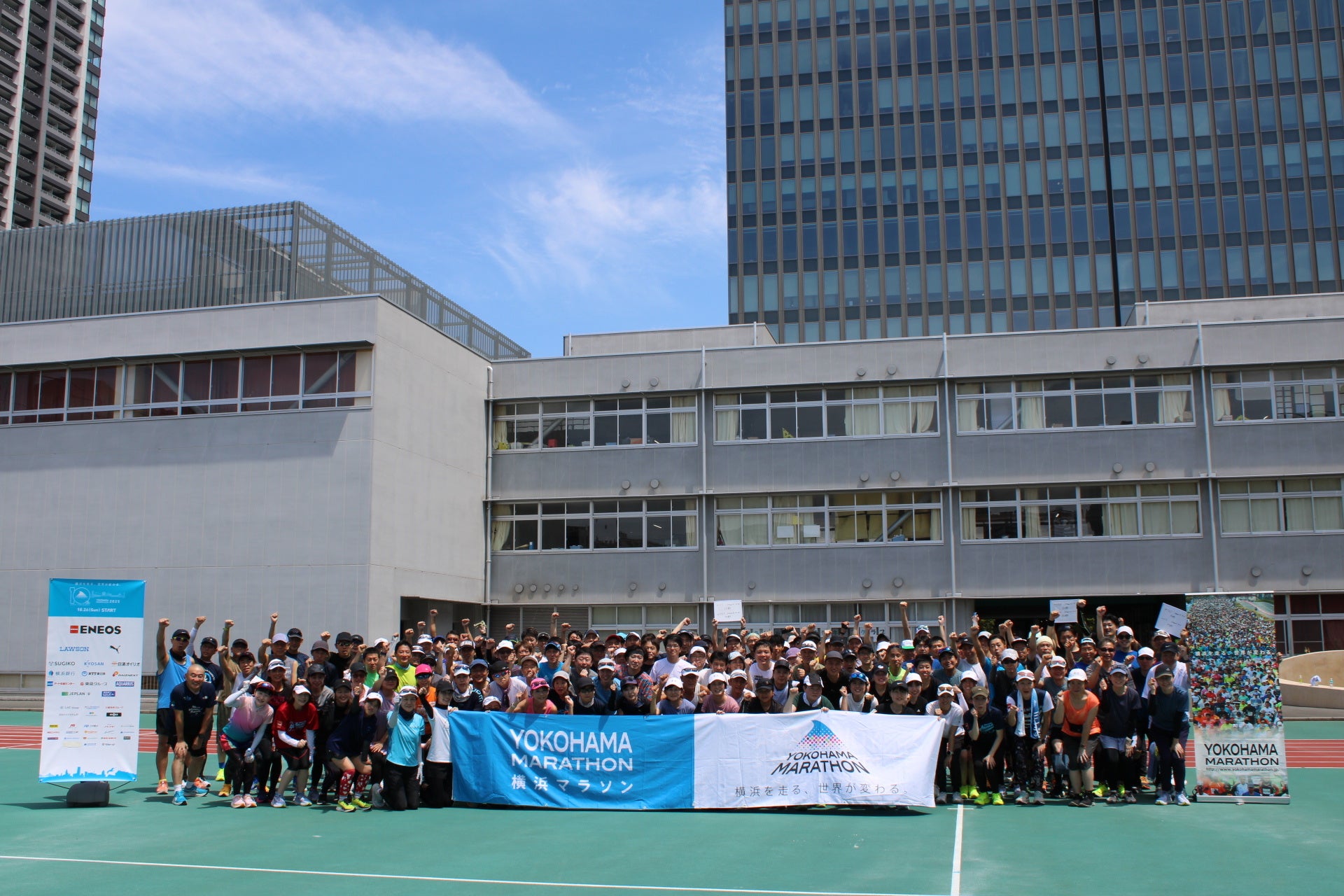 体を酷使する現代人の身体を「ガッチリサポート!」猫背&土踏まずサポーターが8月新発売