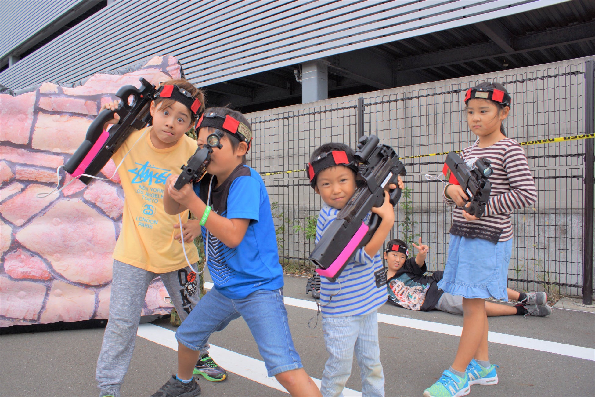 日産のローランドが世界王者の走りで24/25年ABB FIAフォーミュラE世界選手権ドライバーズタイトル獲得!