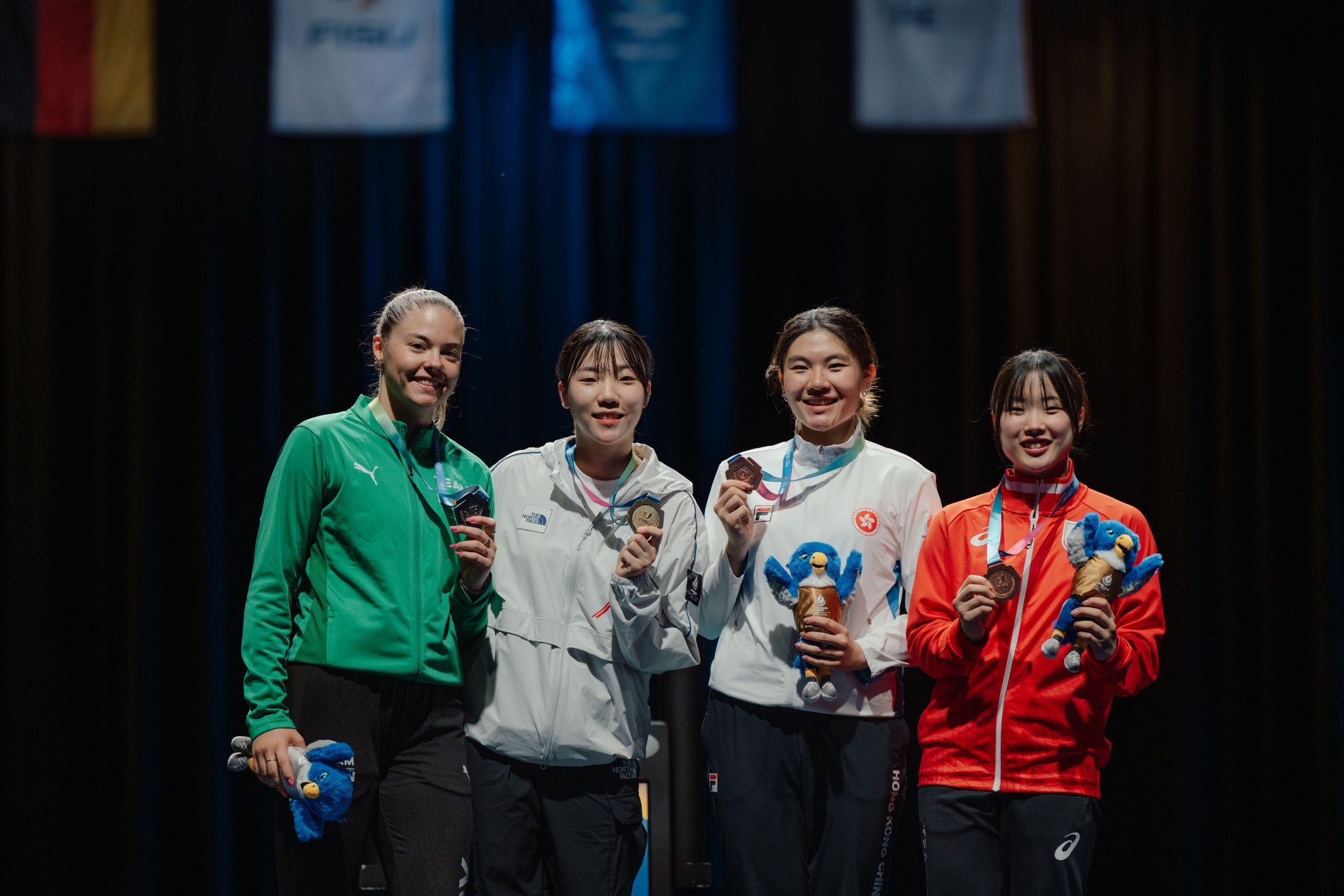 【0.1秒!】瞬時に調光!釣りの視界問題を解決する新しい偏光サングラス