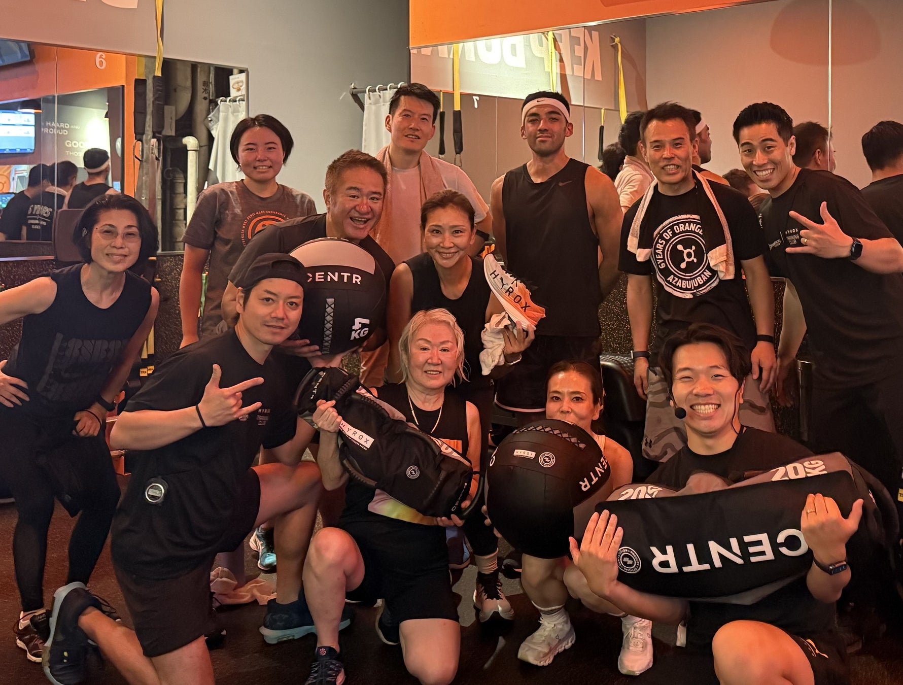 観戦気分がさらに高まる!横浜赤レンガ倉庫から熱戦を応援!横浜赤レンガが主催する『横浜DeNAベイスターズ パブリックビューイング』で球団オフィシャルグッズの販売が決定!