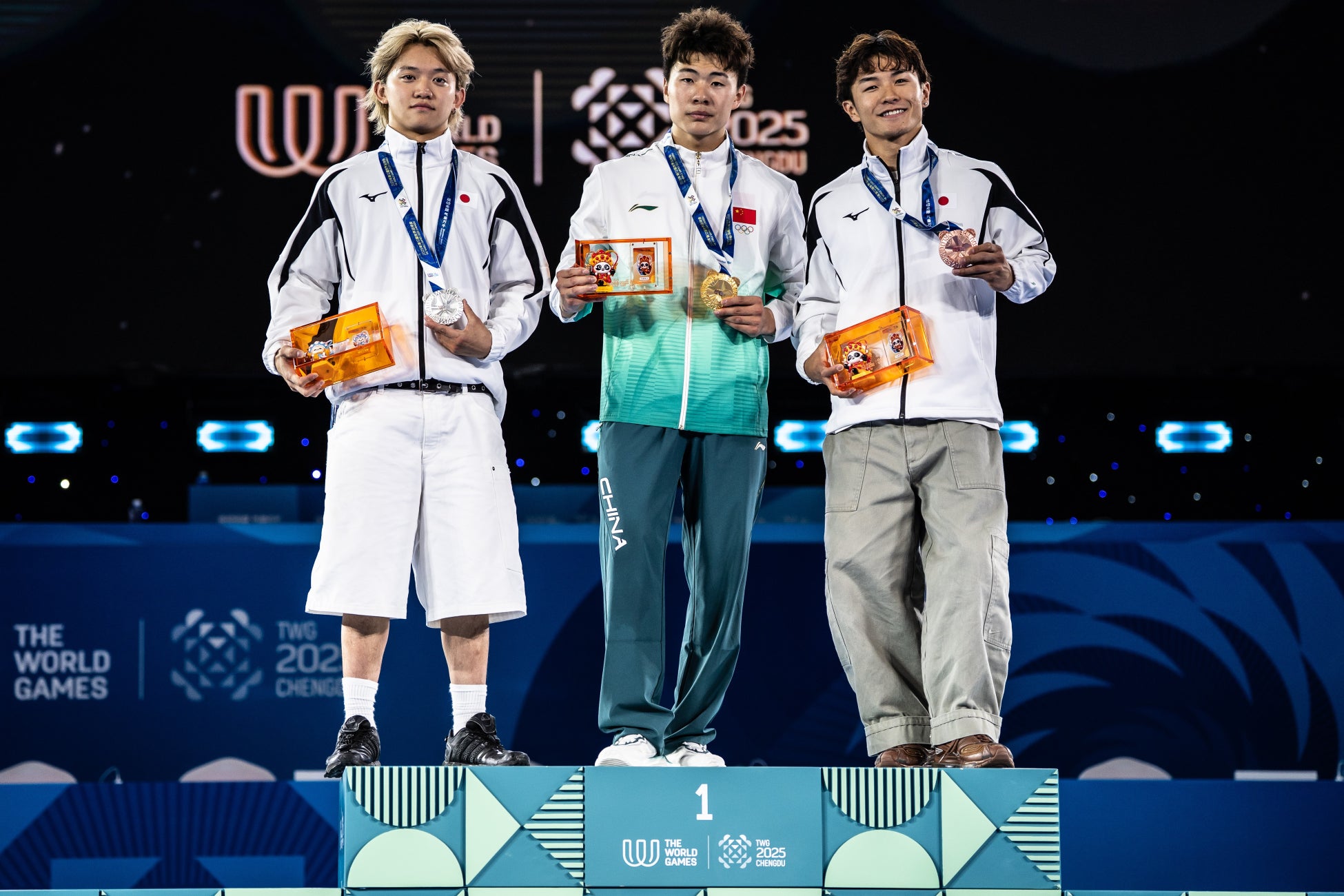 「大谷翔平×江戸切子 ロックグラス」東京中央郵便局にて商品展示を開催中