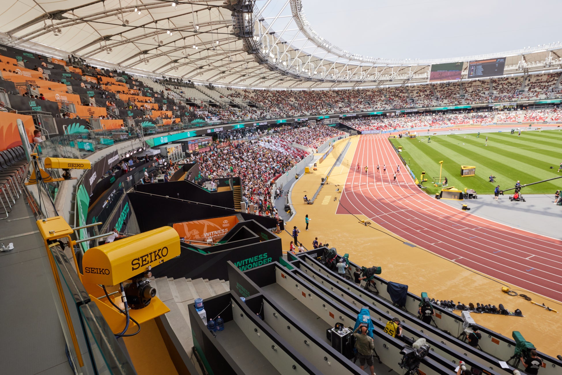 2つの最強シーズン券を絶賛販売中!!