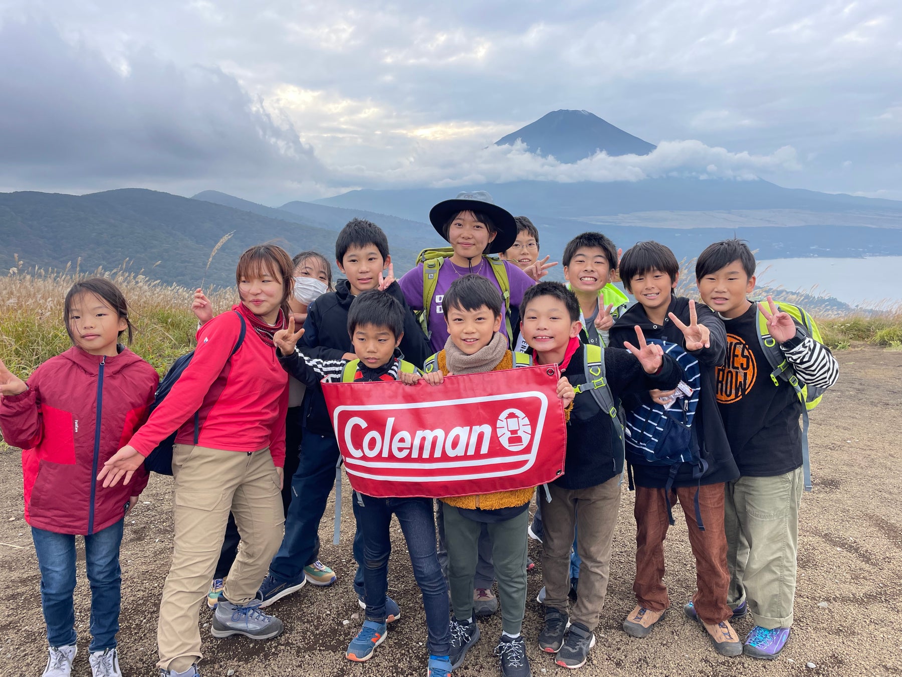 【2025/10/1(水)】走りは一人で、挑戦はみんなで。Backyard Ultra(バックヤードウルトラ)「共走」 95時間の物語|finetrack BRAND STORE(ファイントラック)