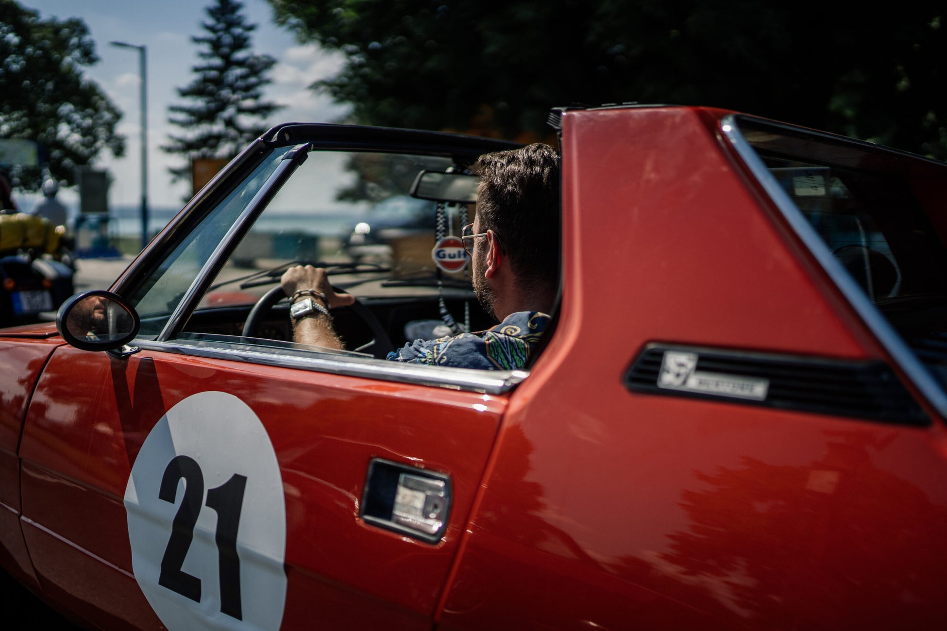 東欧5ヵ国で開催『バルカンラリー2025』の公式タイムキーパーにChrono24が就任！