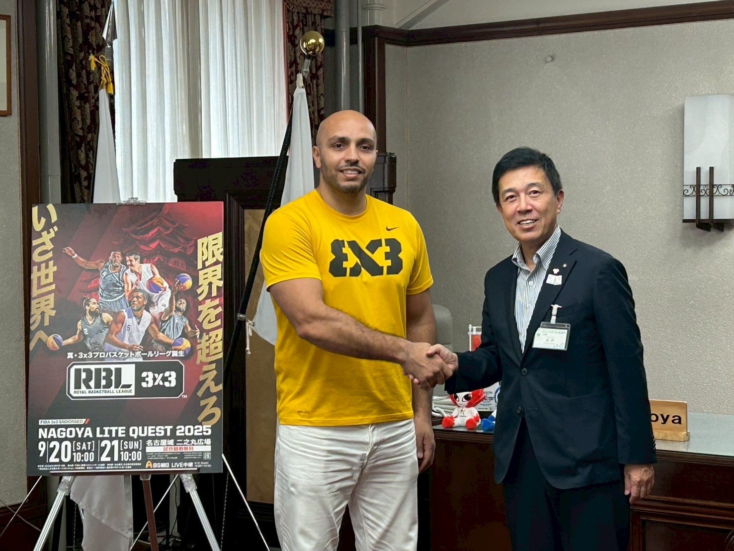 国内初別注CARIUMA × JOURNAL STANDARD relume日本未発売モデルをベースにした特別なスニーカーが登場。