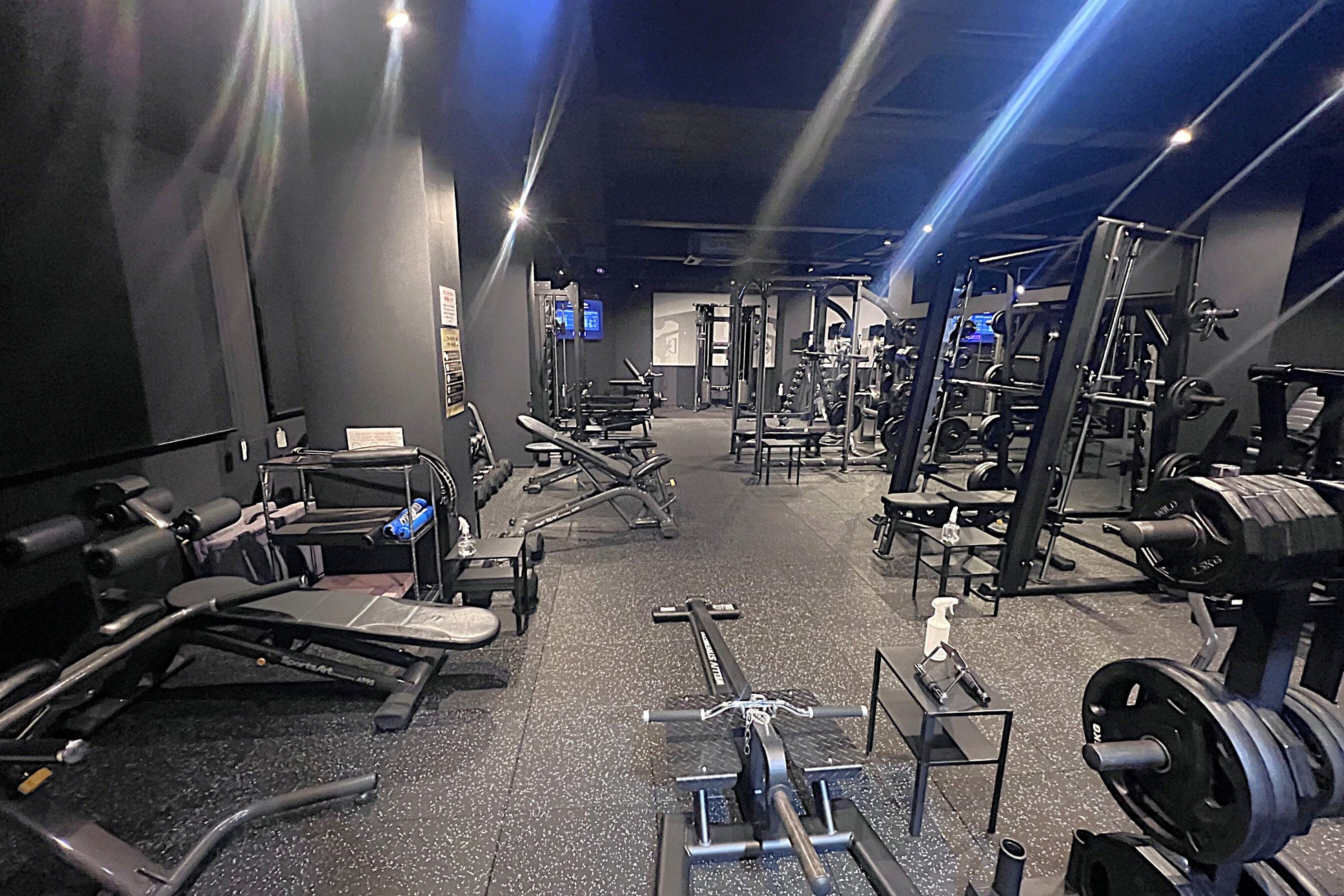 最新マシン27台導入【ワールドプラスジム東園田店】がパワーアップしてリニューアルオープン!