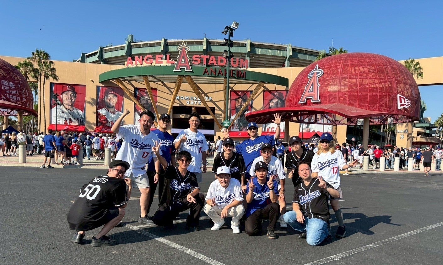 前田智徳のYouTubeチャンネルにて川上憲伸氏との真剣ゴルフ対決が開始!直筆サイン入りプレゼントも実施。