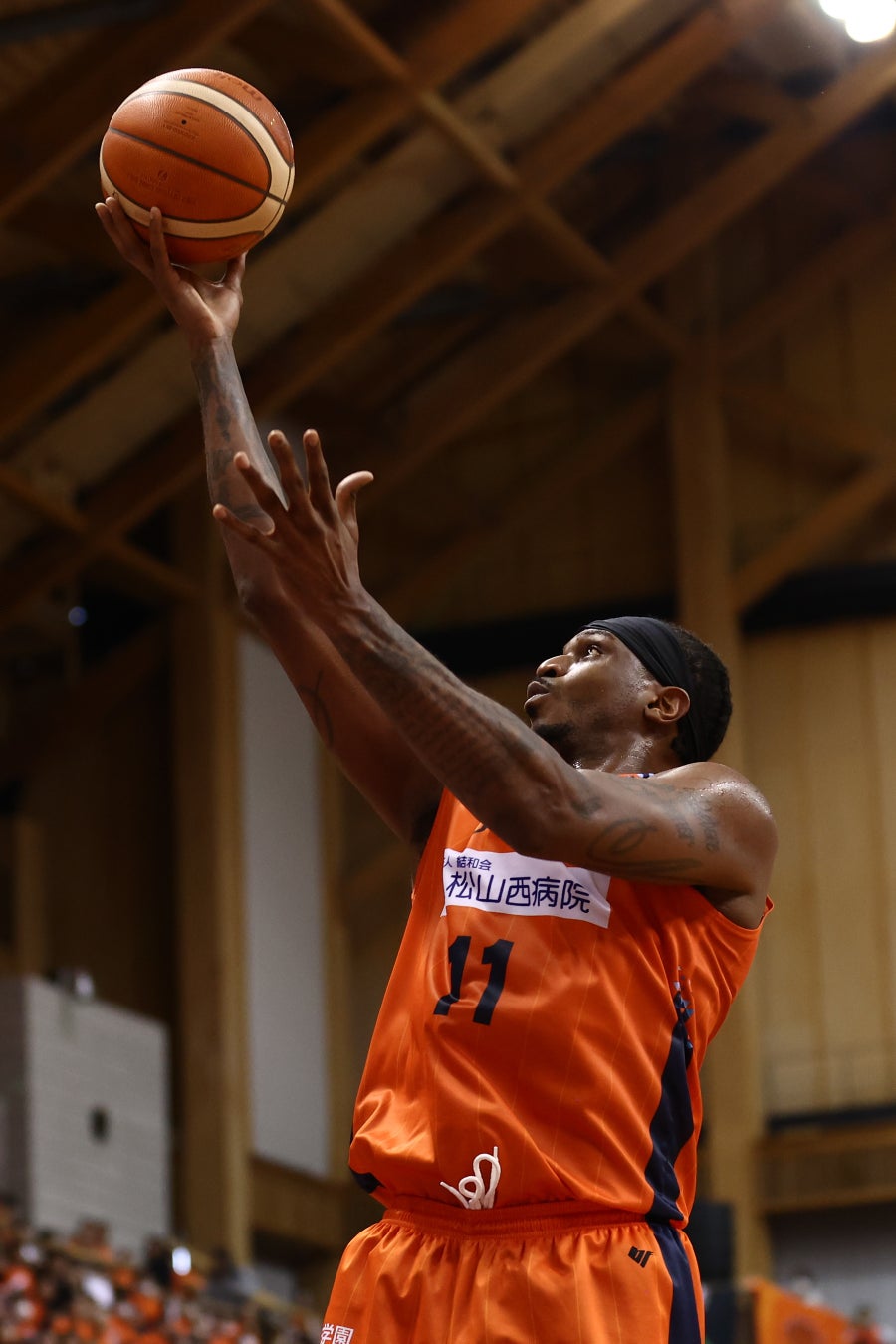 前田智徳のYouTubeチャンネルにて川上憲伸氏との真剣ゴルフ対決が開始!直筆サイン入りプレゼントも実施。